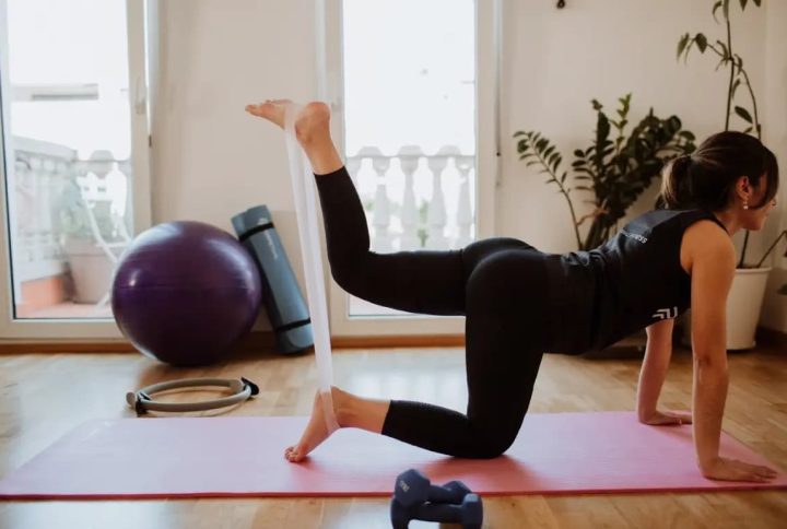 La mejor guía para aumentar tus glúteos en casa: 14 ejercicios básicos para entrenar