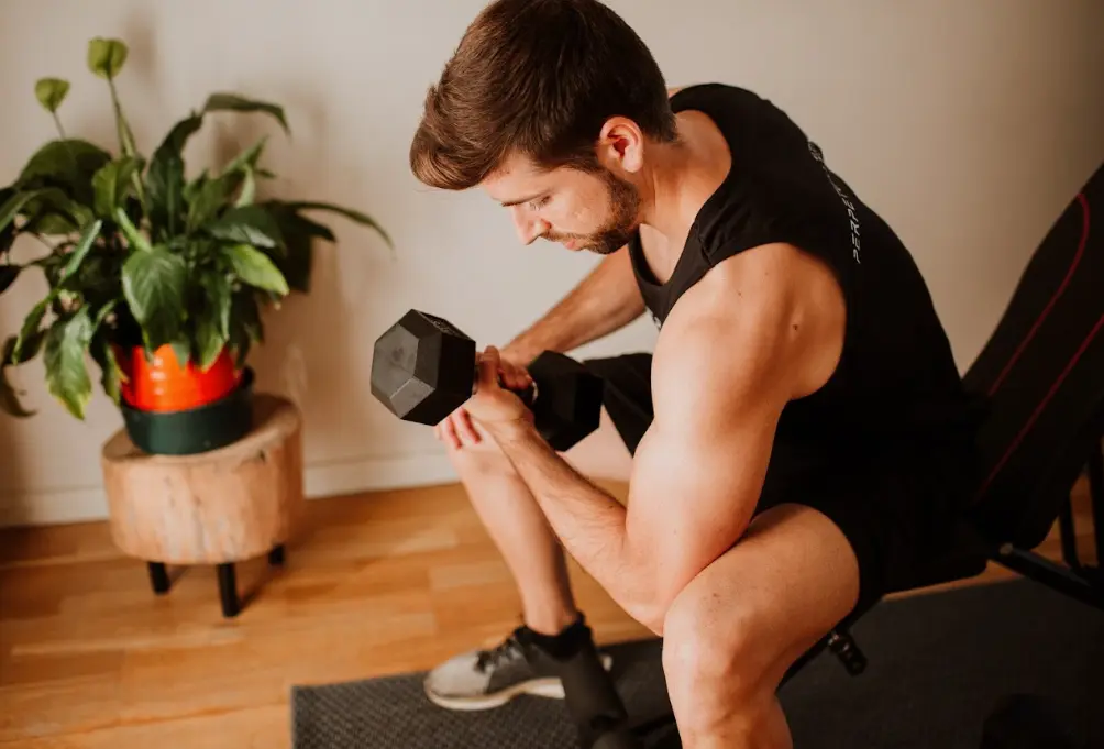 rutina biceps aumentar musculo curl concentracion